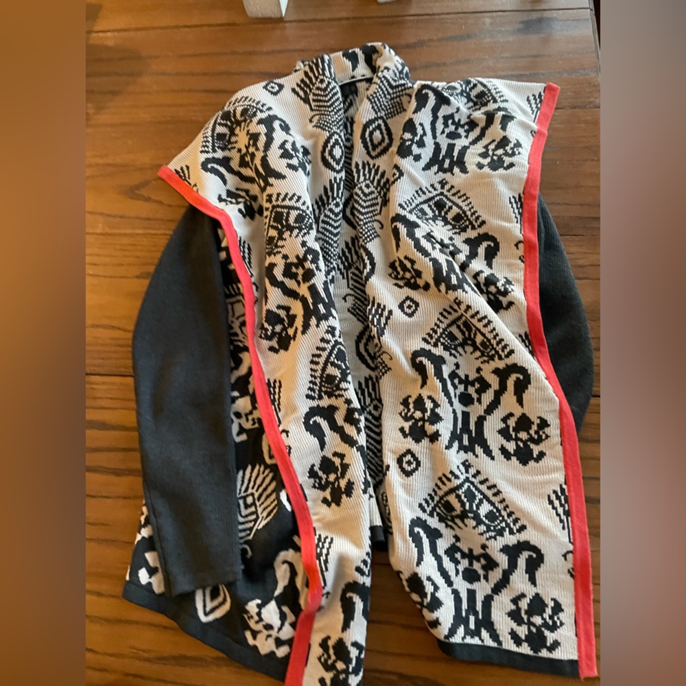 Boutique find: Ikat, grey & off white cardigan, size XS, only worn a few times